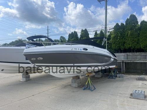 Rinker 246 Captiva Cuddy avis et fiche technique 